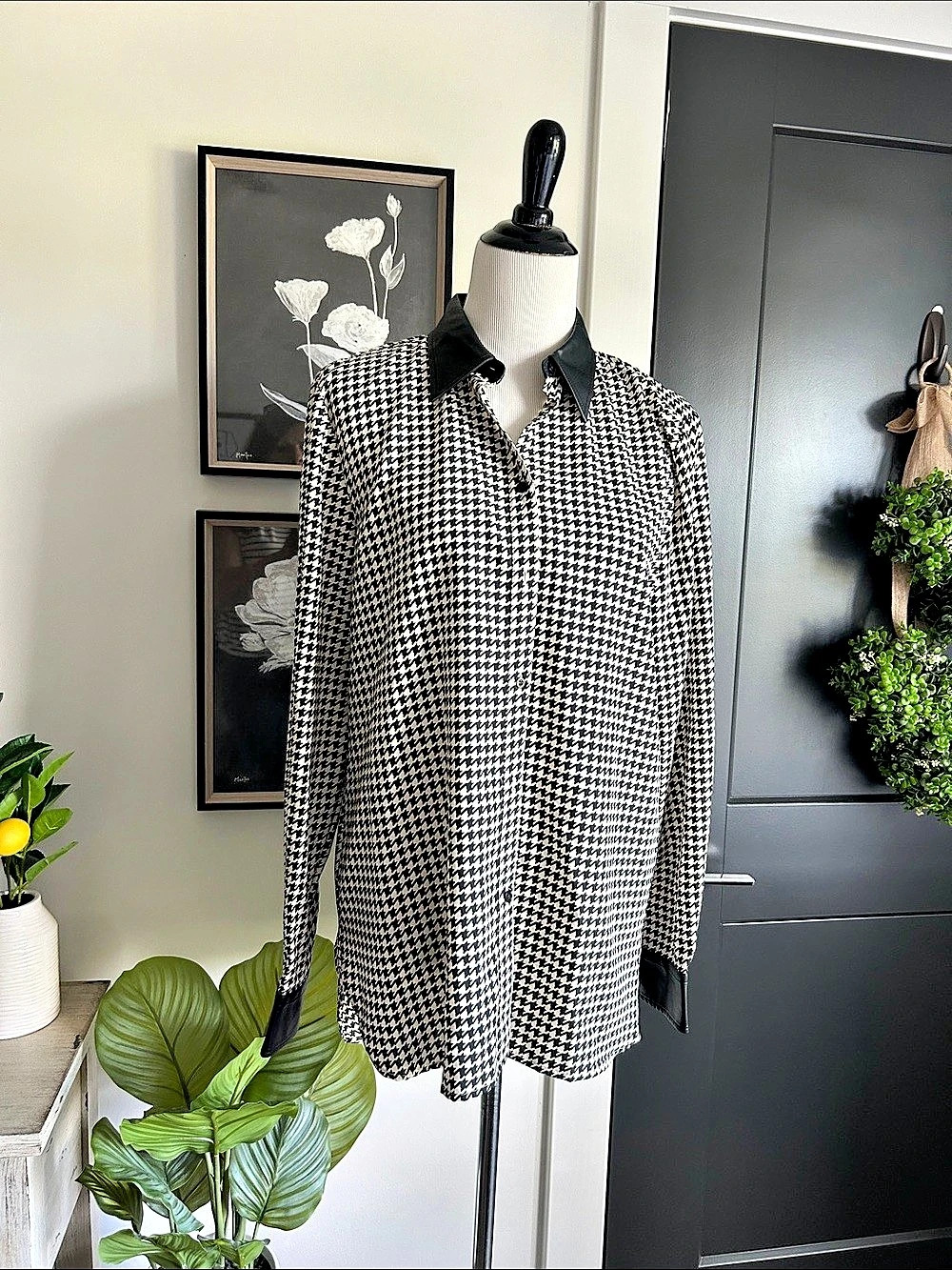 Lauren Ralph Lauren Houndstooth Button Down in Black & tan large  Like New
